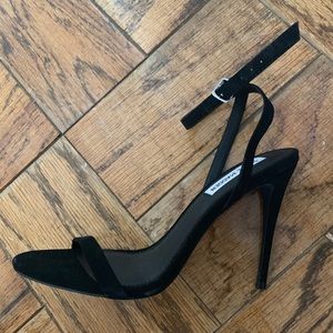 NWOT STEVE MADDEN stiletto sandals